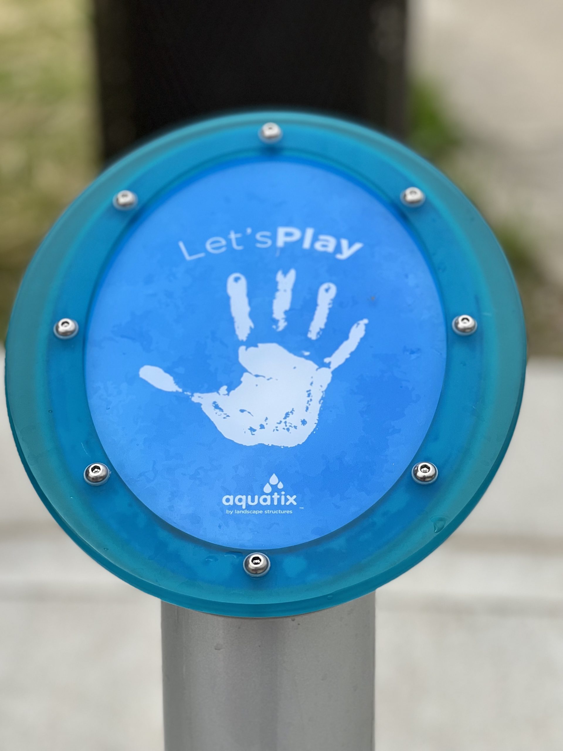 "Let's Play" hand print sensor launches the Inlow Splash Pad into full fun mode!