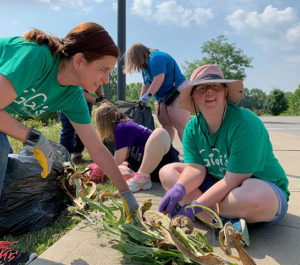 Gigi's Playhouse volunteers at Founders Park