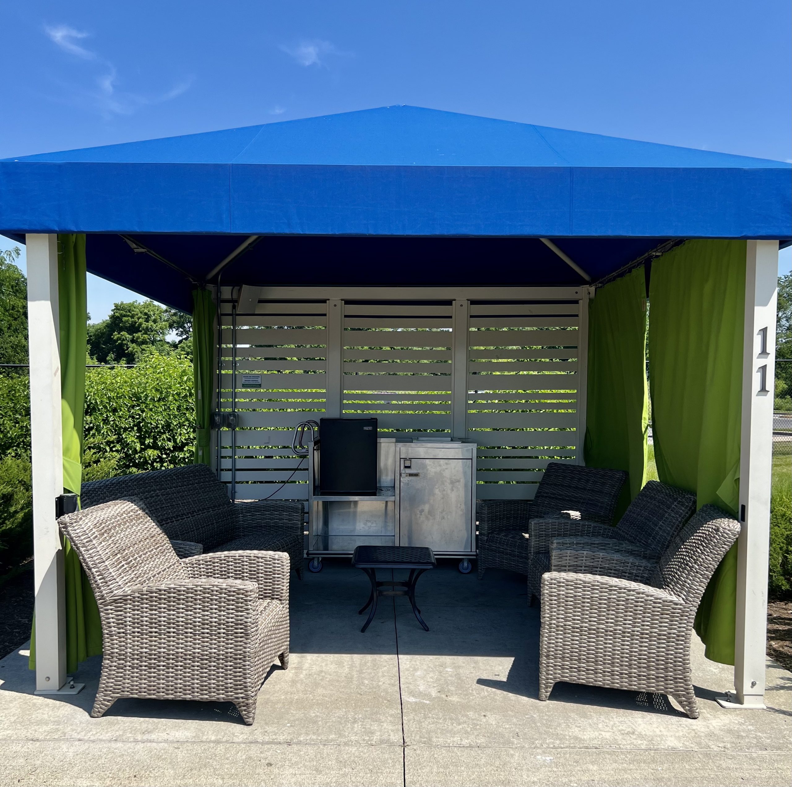 12x12 Cabana 11 with Blue Top