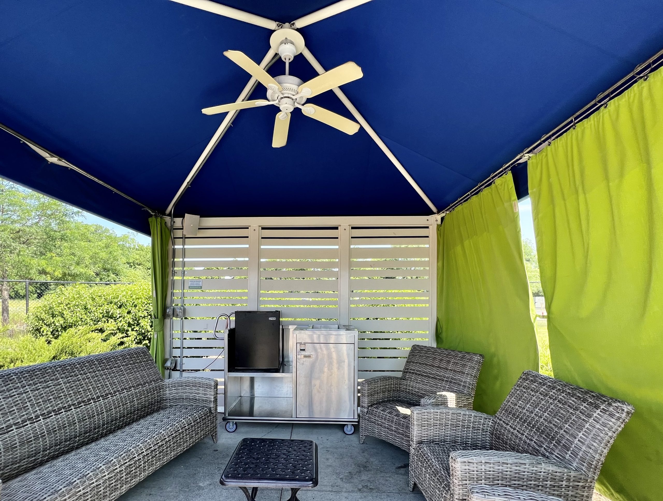 12x12 Cabana 11 with Blue Top interior details