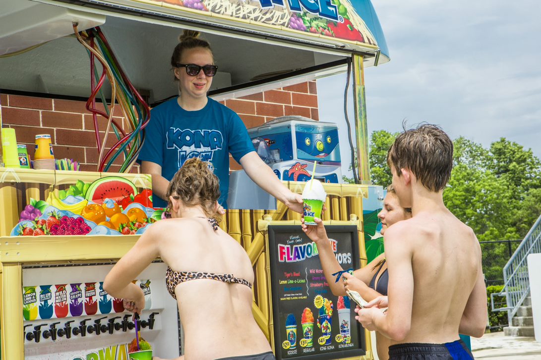 People purchasing Kona Ice